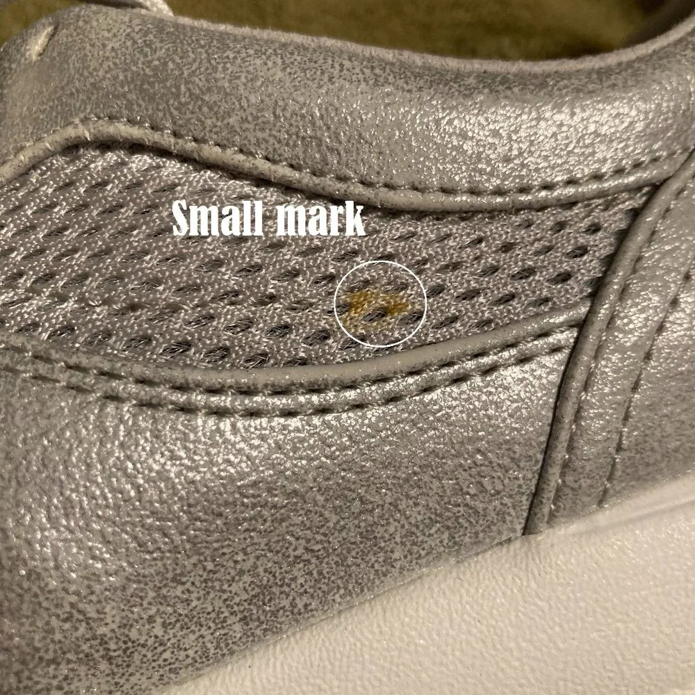 NIB Easy Spirit Gogo Sneaker Size 9M